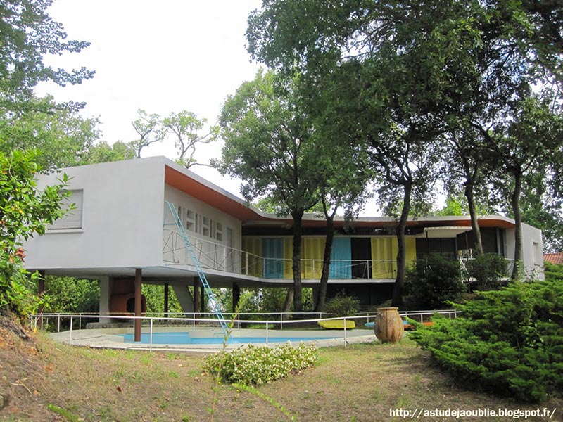 Villa boomerang à Royan